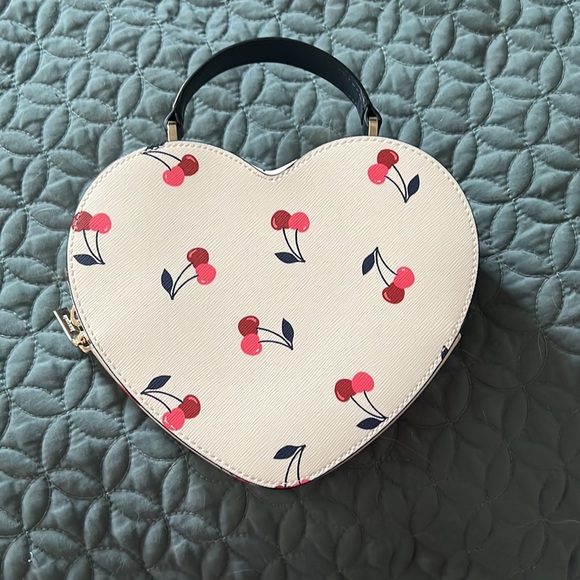 Kate spade heart bag - Picture 2 of 2